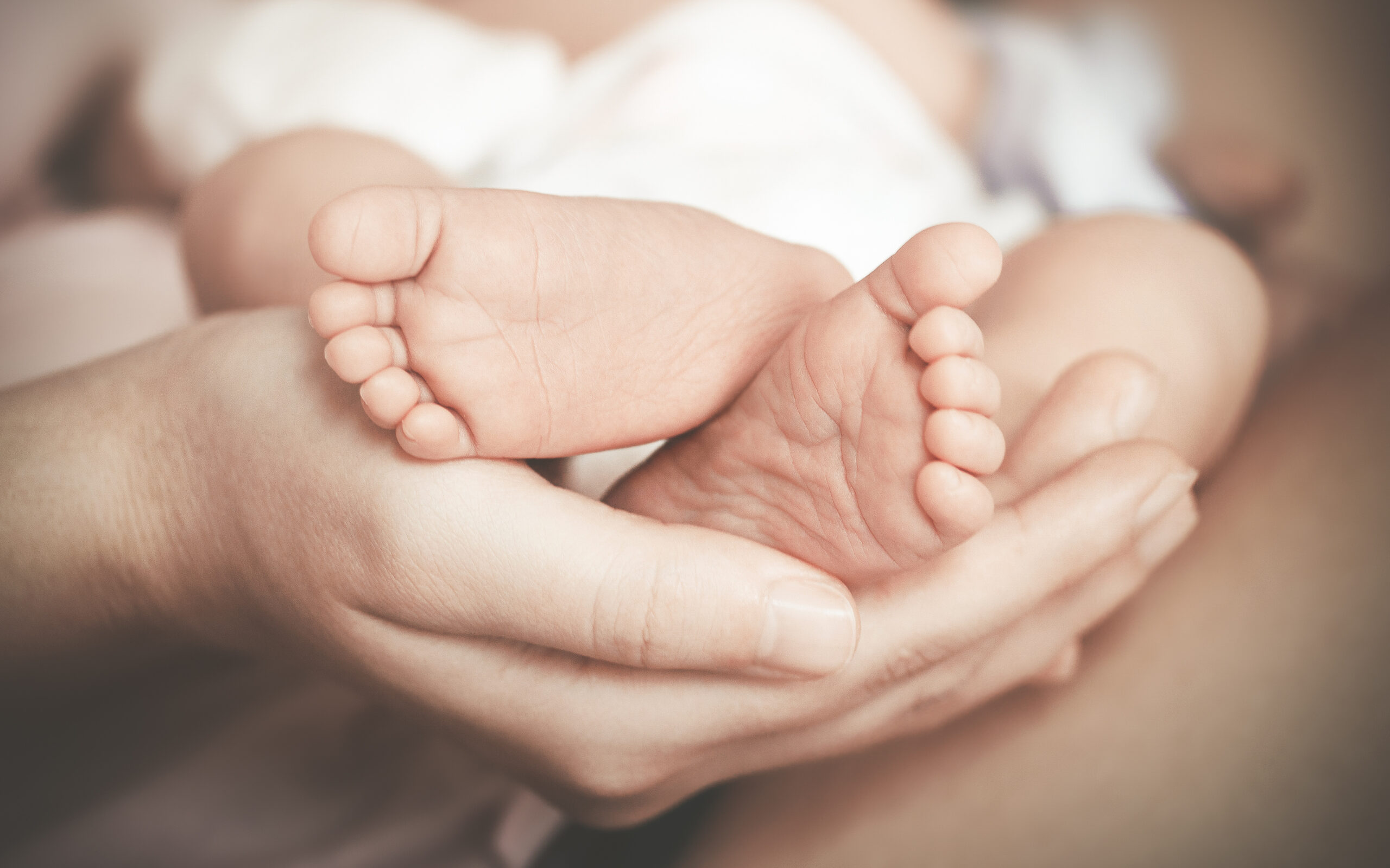 Feet of newborn baby